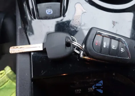 2020 Toyota Camry Se Awd z USA, uszkodzony, nr VIN 4T1G11BK9LU004363